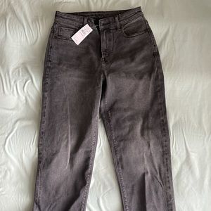 American Eagle Mom Jeans (high rise)